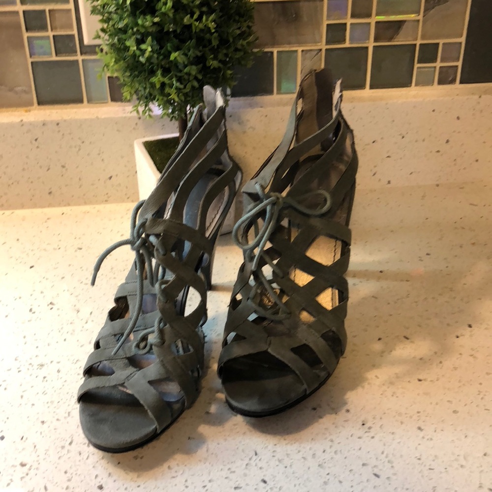 💥sale 💥💥Nine West Jemmia Suede green heel